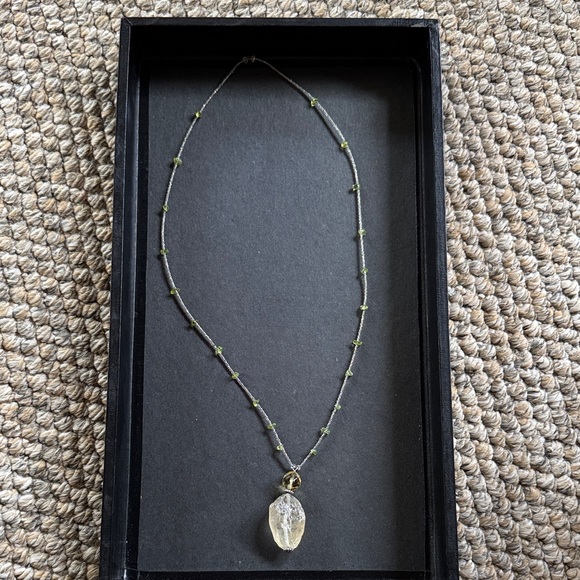 Jewelry - Delicate Green Beaded Necklace with stone Pendant